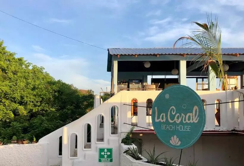 ユースホステル La Coral Beach House