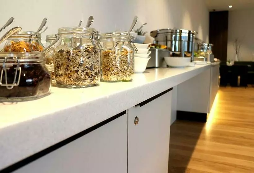 ホテル Ginn City And Lounge  Ravensburg