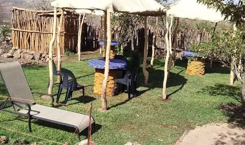 هاستل Omapaha Traditional Hut