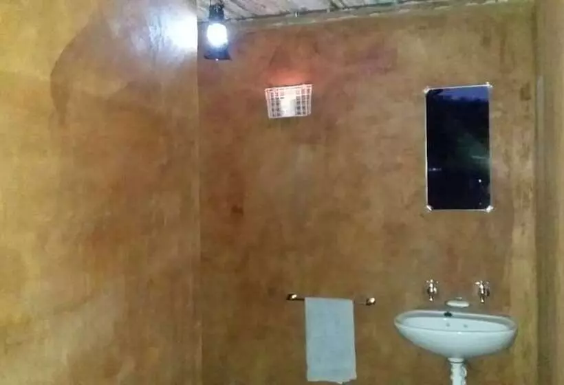 هاستل Omapaha Traditional Hut