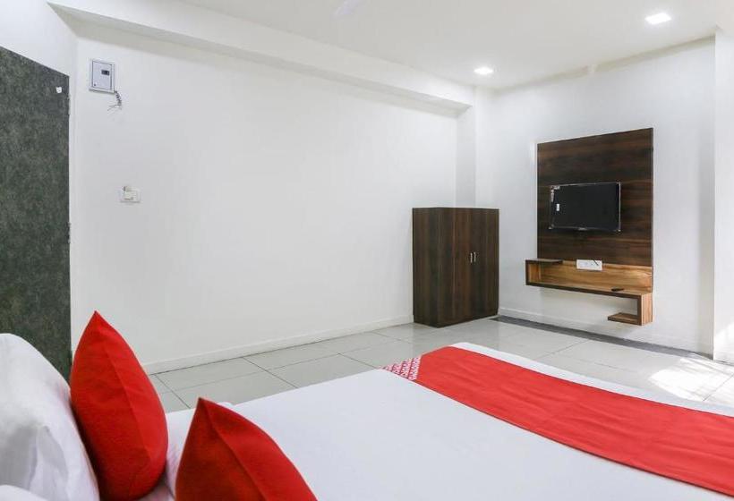 هتل Oyo 46022  Le Grand