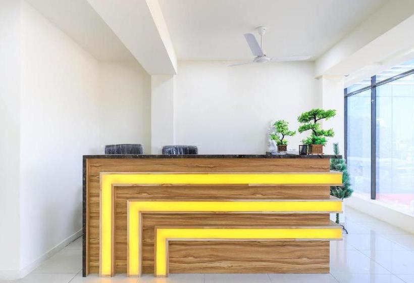 هتل Oyo 46022  Le Grand