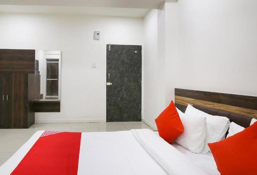 هتل Oyo 46022  Le Grand