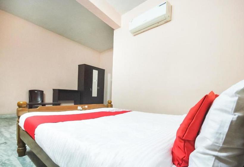 בית מלון כפרי Oyo 68688 Sk Lodge