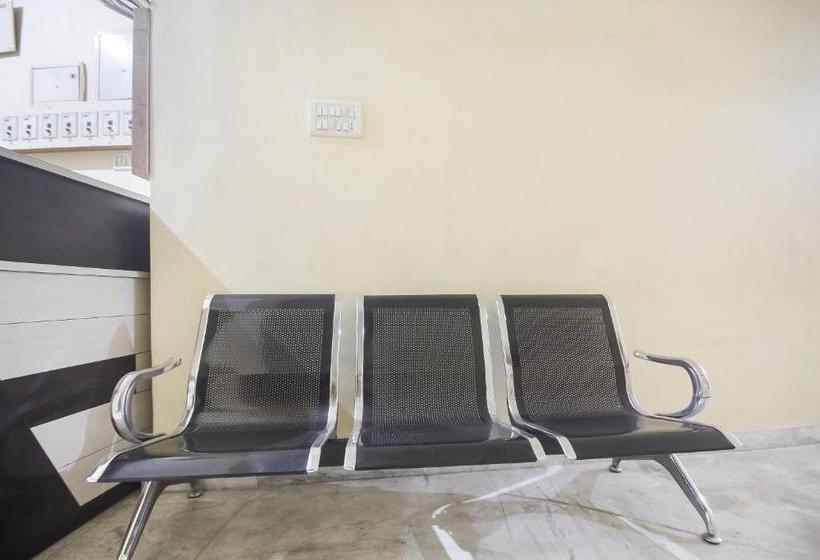 בית מלון כפרי Oyo 68688 Sk Lodge