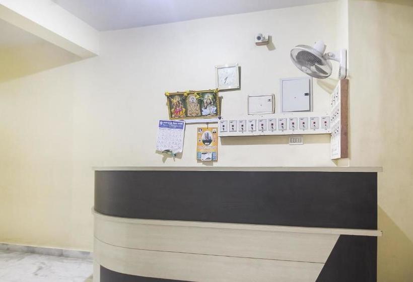 בית מלון כפרי Oyo 68688 Sk Lodge