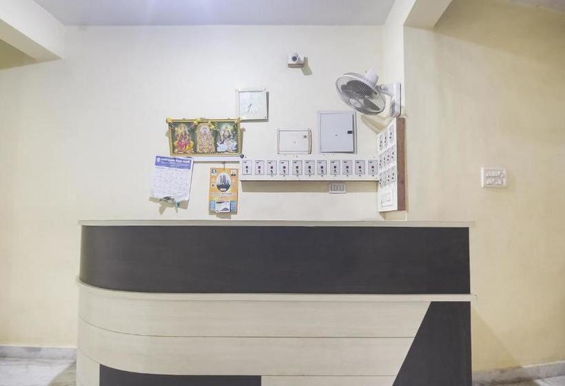 בית מלון כפרי Oyo 68688 Sk Lodge