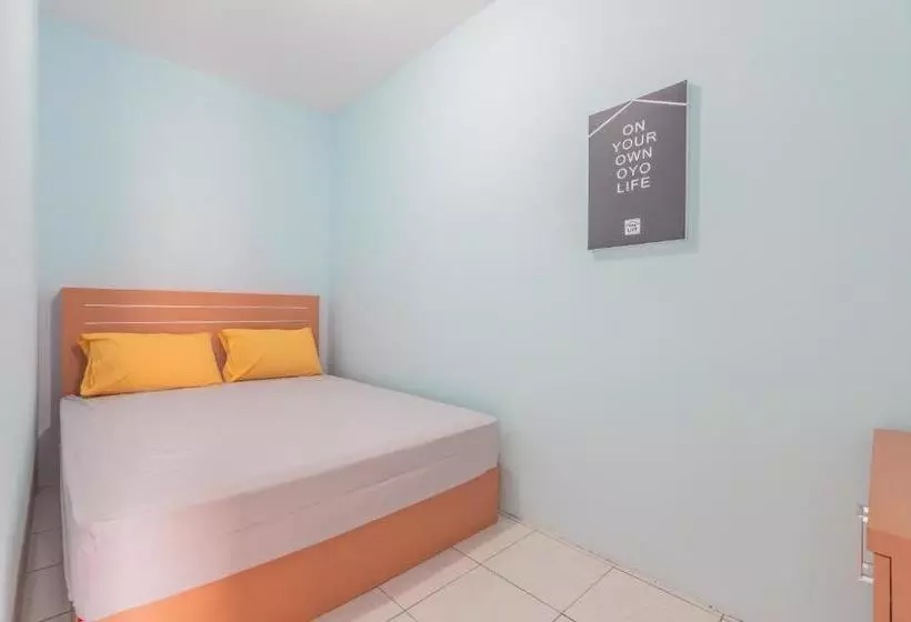 هتل Oyo Life 2445 Gardenia Residence