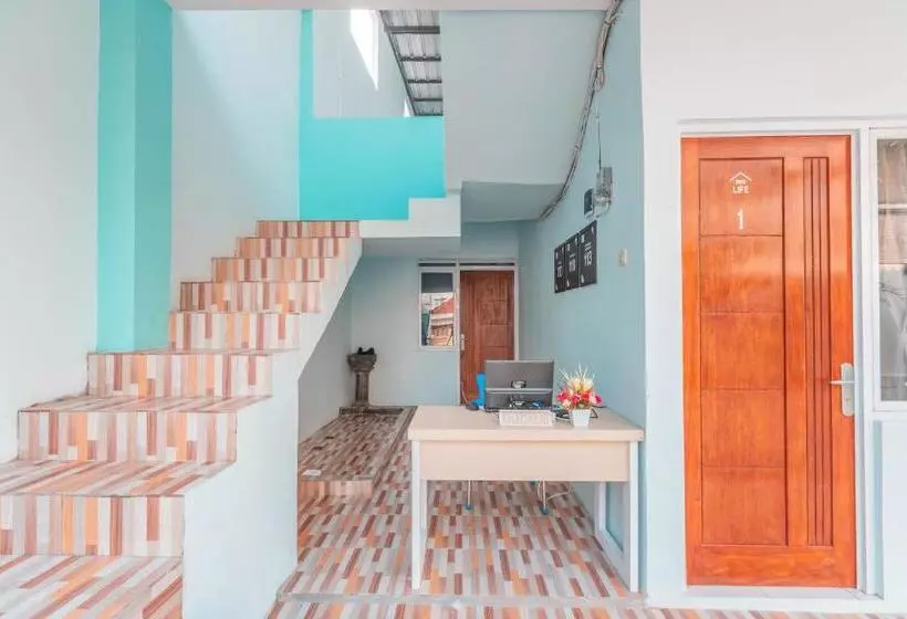 هتل Oyo Life 2445 Gardenia Residence