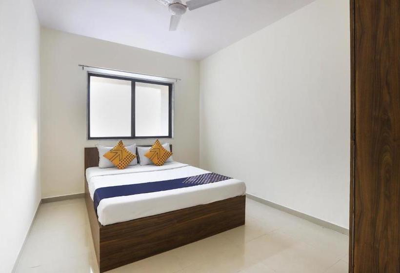 בית מלון כפרי Spot On 64910 Varma Imperial