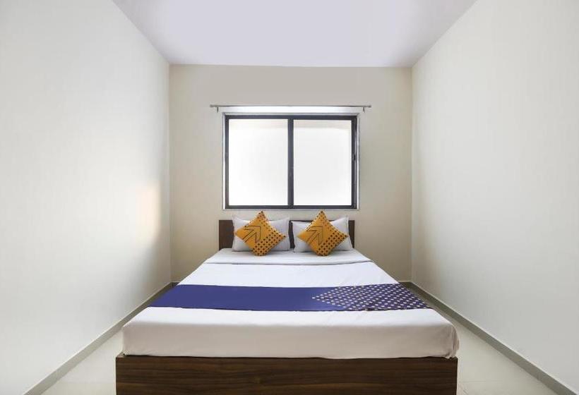 בית מלון כפרי Spot On 64910 Varma Imperial