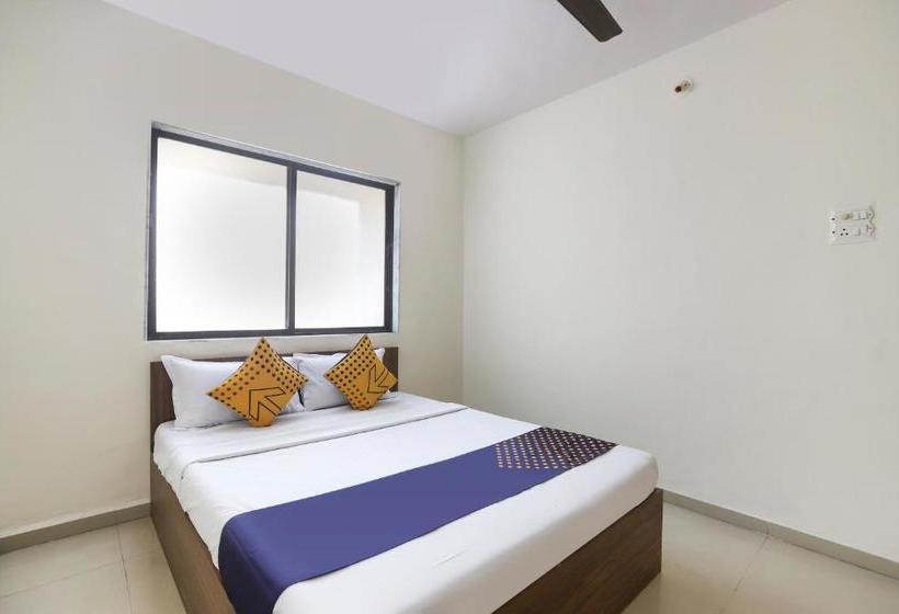 בית מלון כפרי Spot On 64910 Varma Imperial