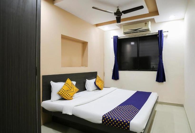 בית מלון כפרי Spot On 64910 Varma Imperial