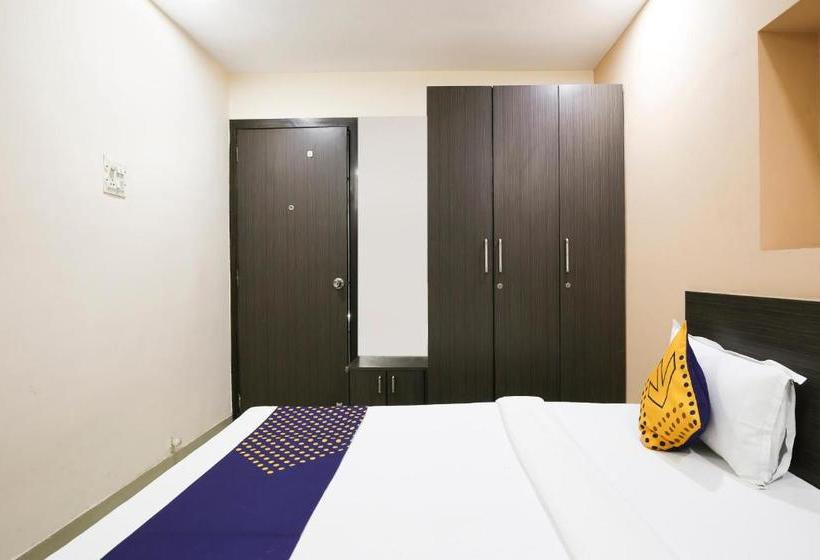 בית מלון כפרי Spot On 64910 Varma Imperial