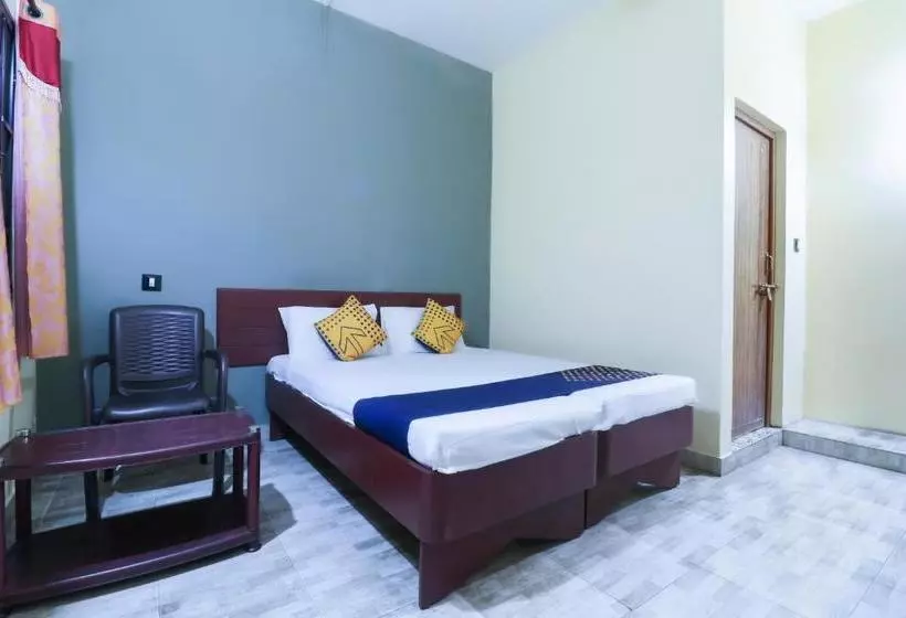 ホテル Vaccinated Staff  Spot On 67156 Malang Lodge