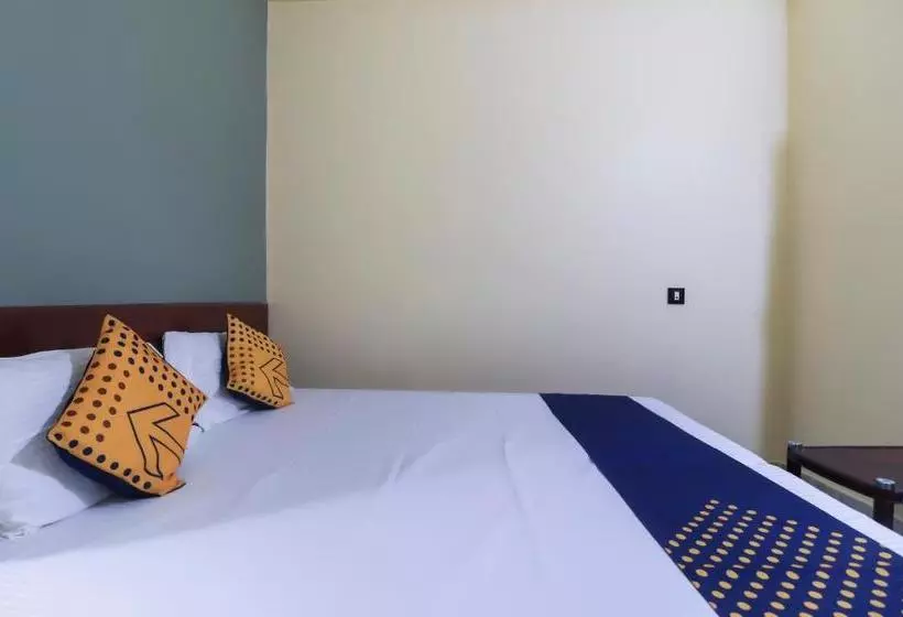 ホテル Vaccinated Staff  Spot On 67156 Malang Lodge