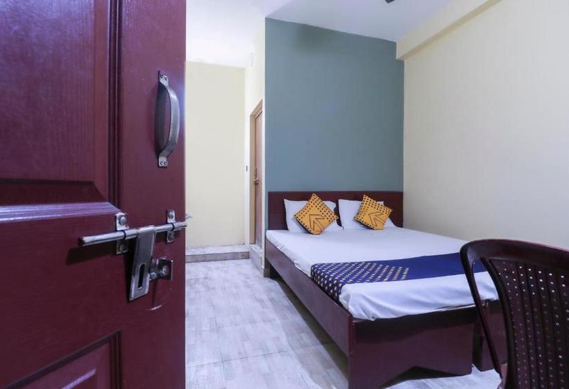 בית מלון כפרי Vaccinated Staff  Spot On 67156 Malang Lodge