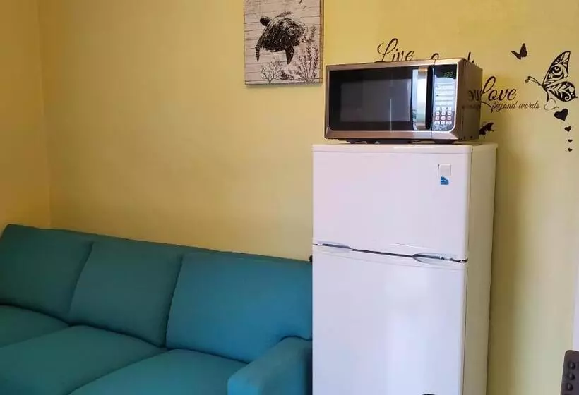 پانسیون Eastwood Escape