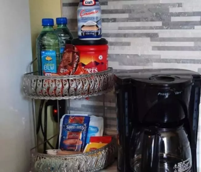 پانسیون Eastwood Escape