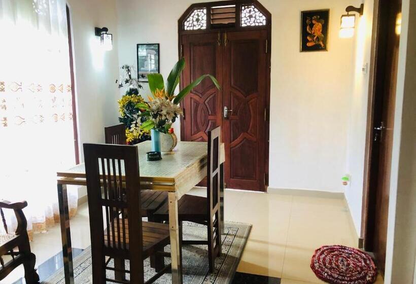 Пансион Villa Jasmine Hikkaduwa