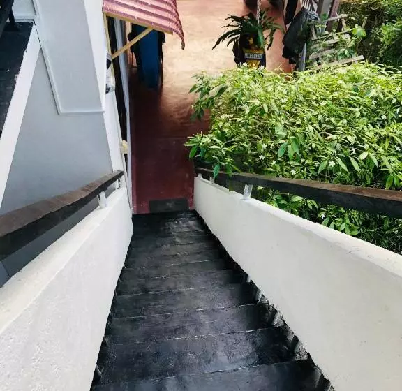 ペンション Villa Jasmine Hikkaduwa