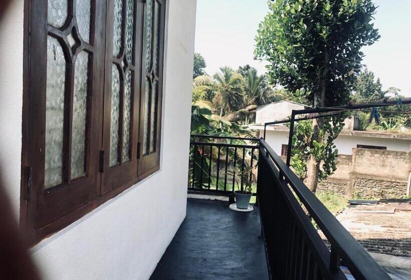 Пансион Villa Jasmine Hikkaduwa