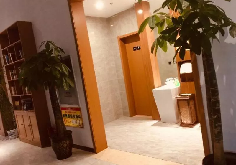 Hotelli Greentree Eastern Xiangyang Zhongyuan Xi Road