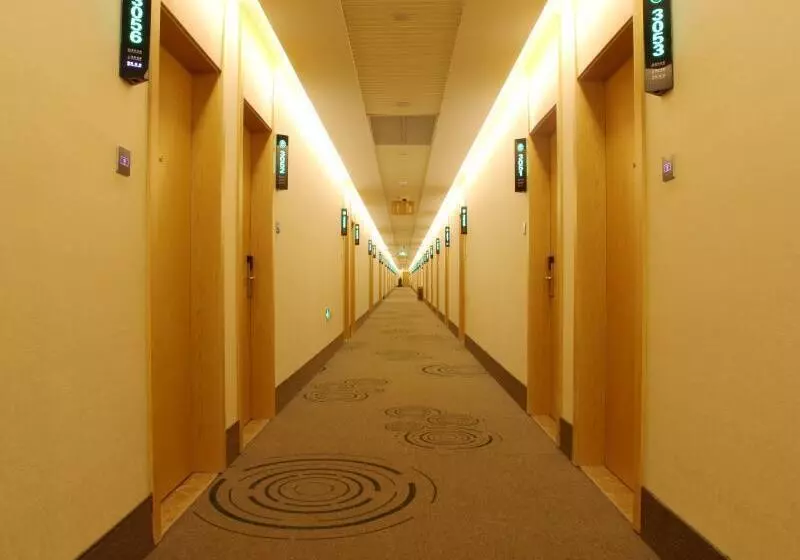 Hotelli Greentree Inn Shanghaibaoshan District Tieshan Road Youyi Road