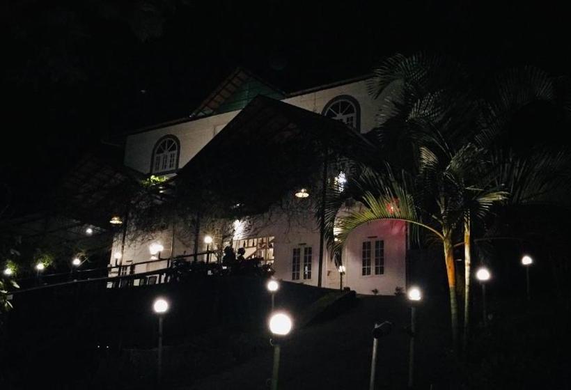 פנסיון Mangosteen Holidays