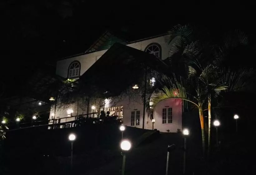 ペンション Mangosteen Holidays