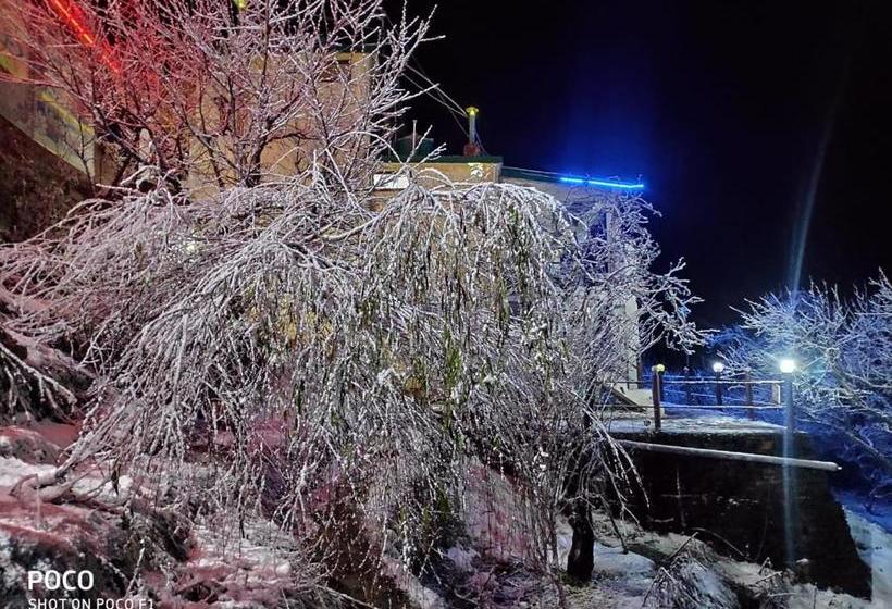 ホテル Pailaaag Orchard & Restaurant