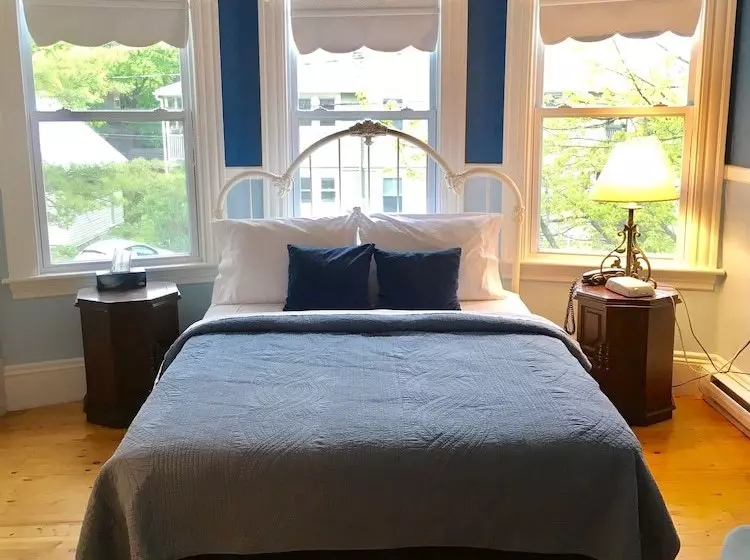 ベッドアンドブレックファースト Auberge Au Bois Dormant Inn