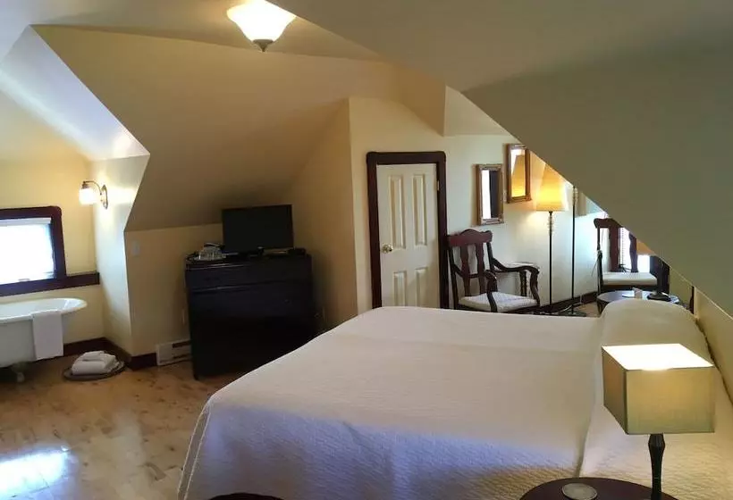 ベッドアンドブレックファースト Auberge Au Bois Dormant Inn