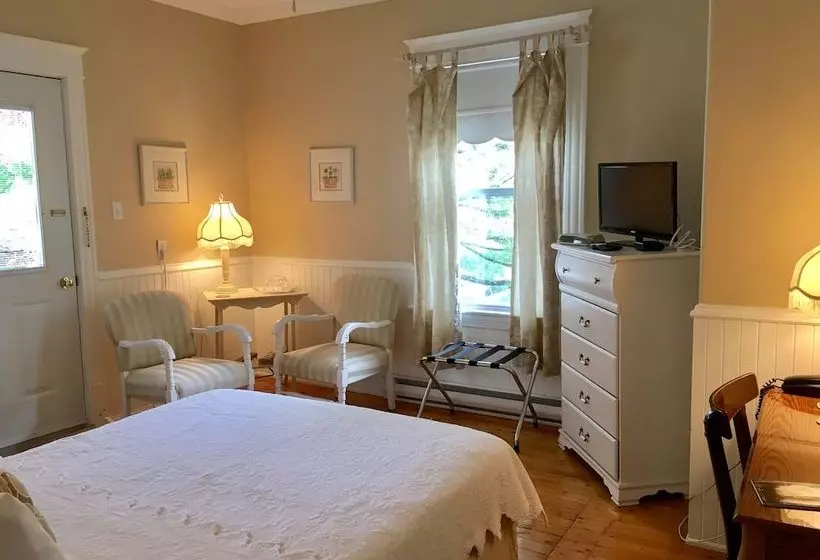 ベッドアンドブレックファースト Auberge Au Bois Dormant Inn