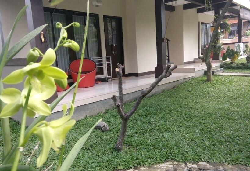 Bed and Breakfast Indraprastha 2 Bungalow