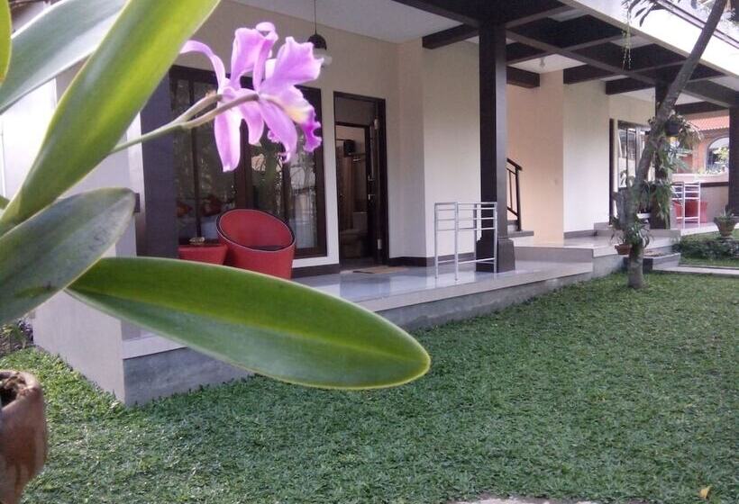 Bed and Breakfast Indraprastha 2 Bungalow