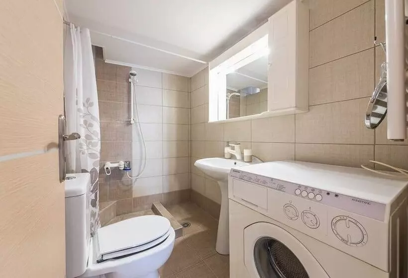 Central Flat With Cosy Sunny Terrace