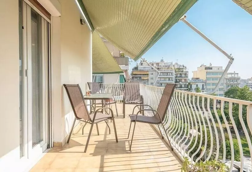 Central Flat With Cosy Sunny Terrace