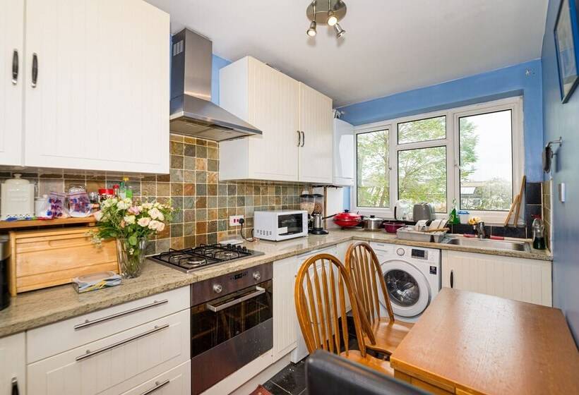 Forest View Bright Apartment