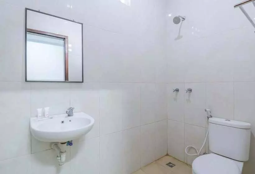 ホテル Dewata Indah By Oyo Rooms