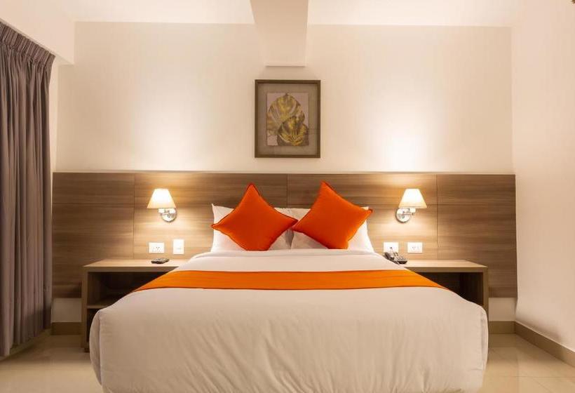 Отель Howard Johnson By Wyndham Lima Miraflores Larco