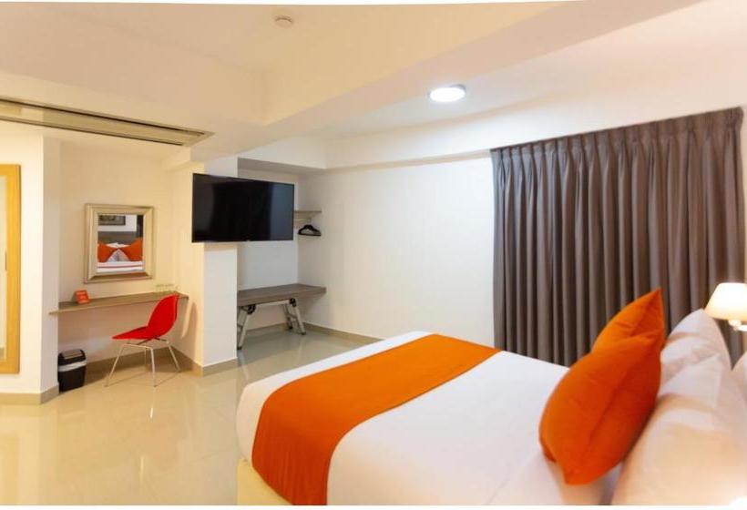 Отель Howard Johnson By Wyndham Lima Miraflores Larco