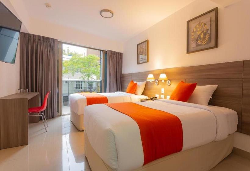 Отель Howard Johnson By Wyndham Lima Miraflores Larco