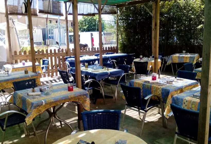 Hotelli Le Relais Bleu