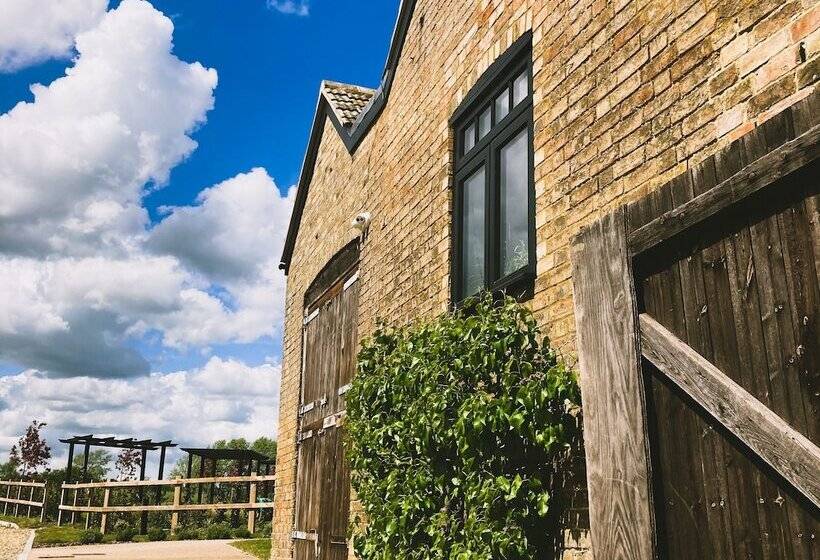 Hotel The Yard @ Pringle Farm