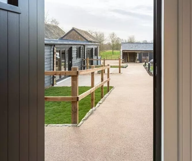 Hotelli The Yard @ Pringle Farm