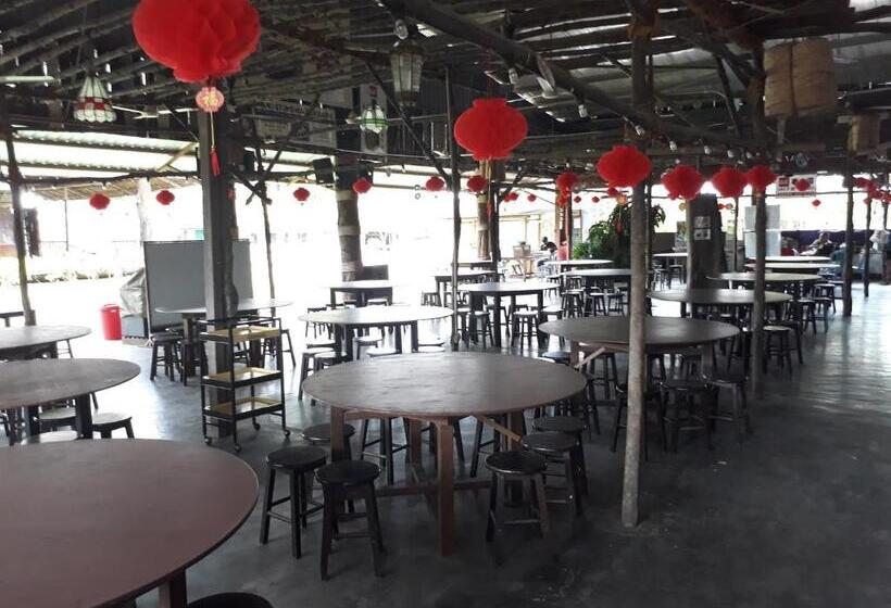 בית מלון כפרי Uk Farm Agro Resort