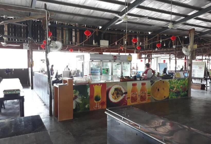 בית מלון כפרי Uk Farm Agro Resort