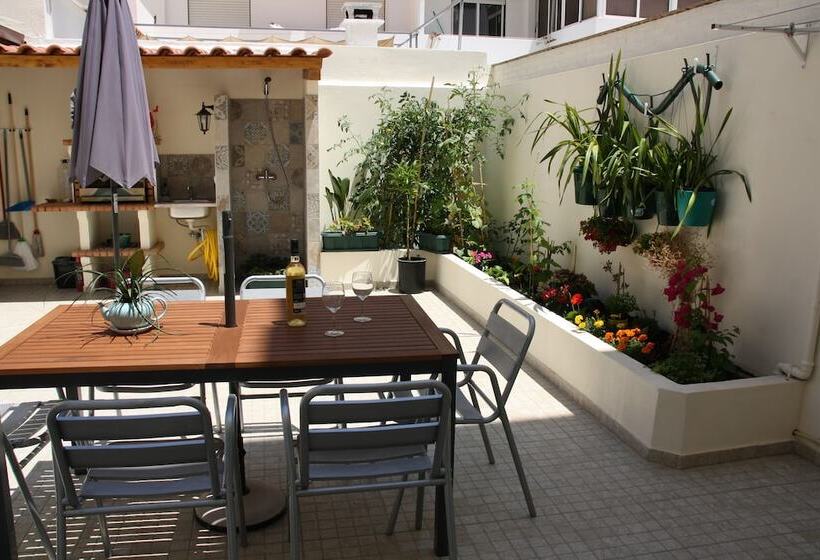 House Of Orchids With Pátio