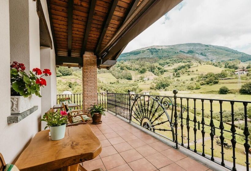 بنسيون Txanpardin